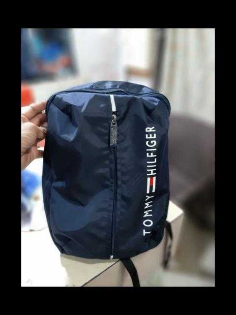 tommy hilfiger lunch box