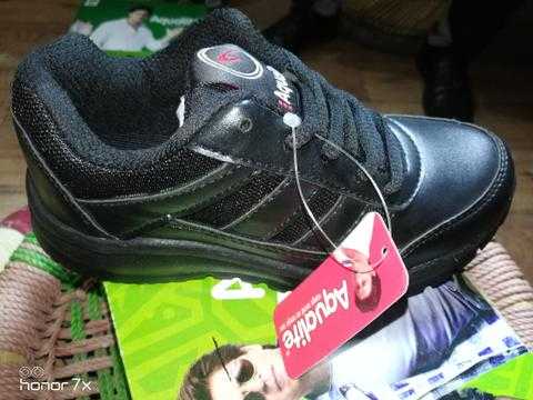 aqualite tennis shoes